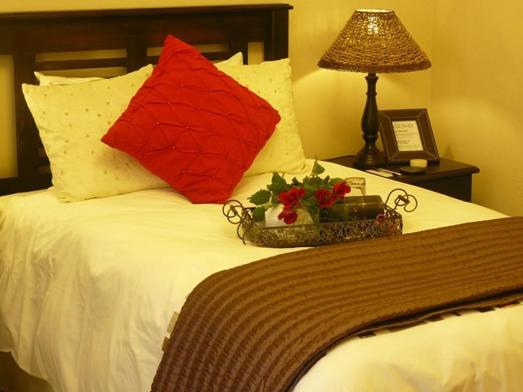 Villa Xanelle Boutique Guest House Centurion Room photo